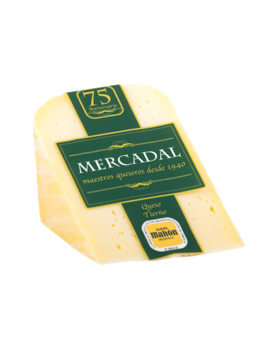 Mercadal Soft pasteurised milk Wedge