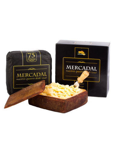 Mercadal Aged pasteurised milk Large piece with special edition cheese knife